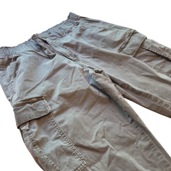 American Eagle Super Stretch Cargo Joggers Olive Green Women’s Size 16 in GUC - Picture 3 of 11